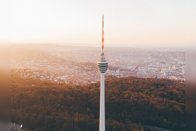 Blick von Stuttgarter Fernsehturm auf die Stadt