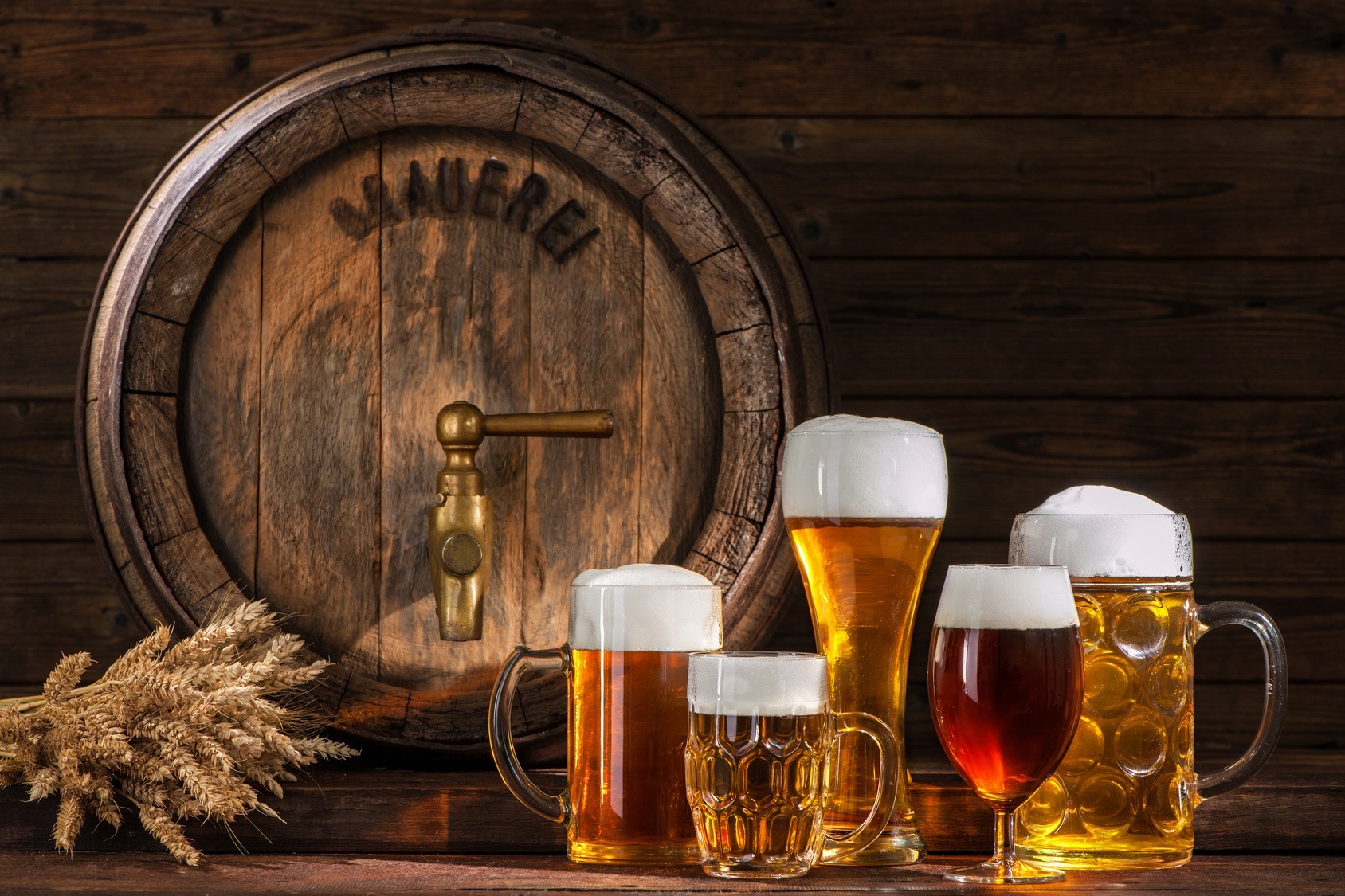 Bier, Pils, Fass, Gerste, Dunkles, Helles, Hefeweizen, Alkohol, Brauerei, Holzfass, trinken, Durst, Getr&auml;nk, Schaum, Krone, Zapfhahn